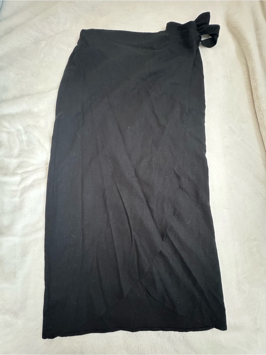 Final Touch Dresses & Skirts - NWOT Final Touch 100% Rayon Black Tie-Waist Midi Skirt